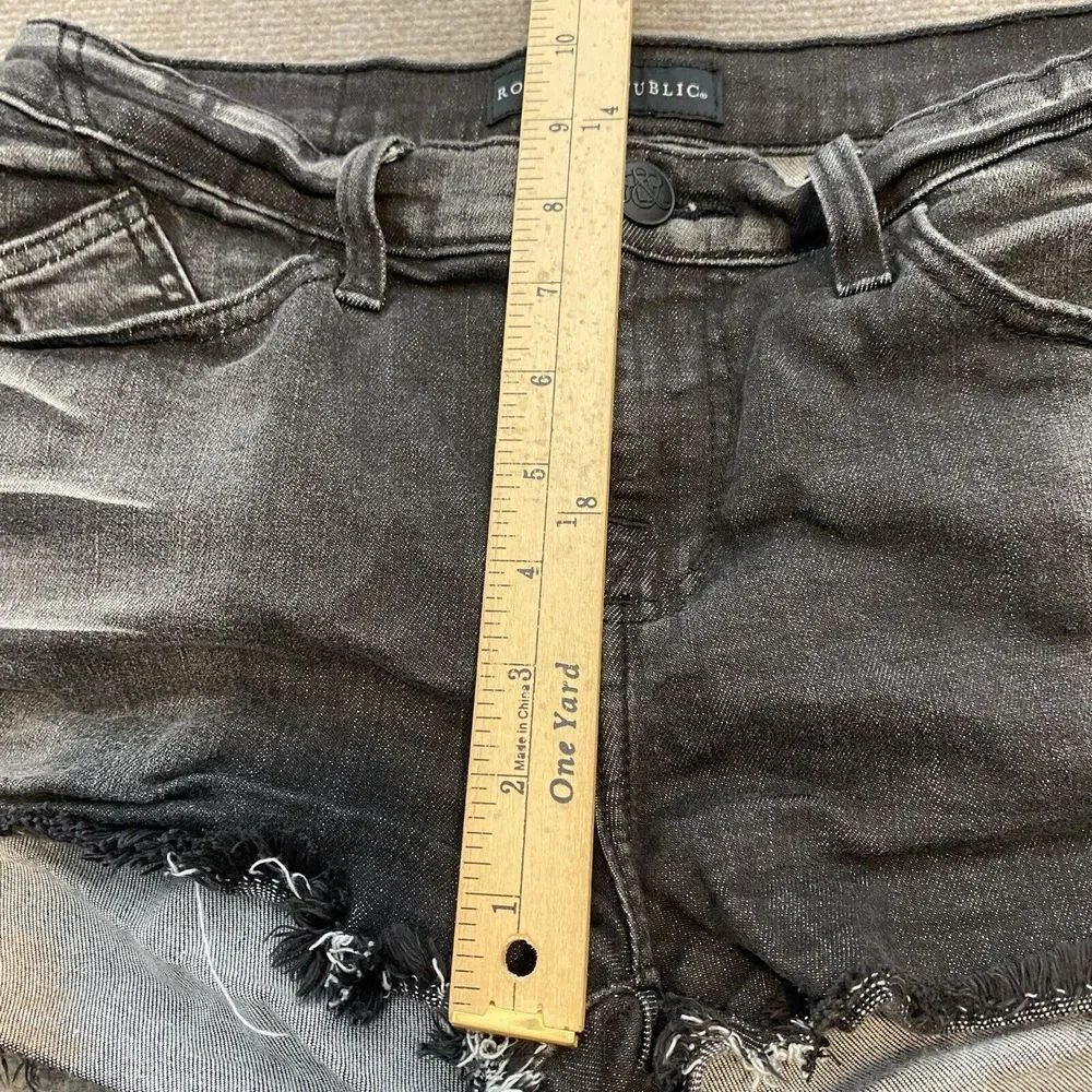 Rock & Republic Lolita Denim Distressed‎ Shorts Size 8 Black Frunge Tassles